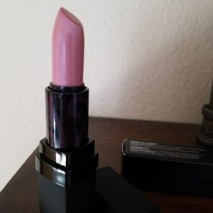 Younique Opulence lipstick